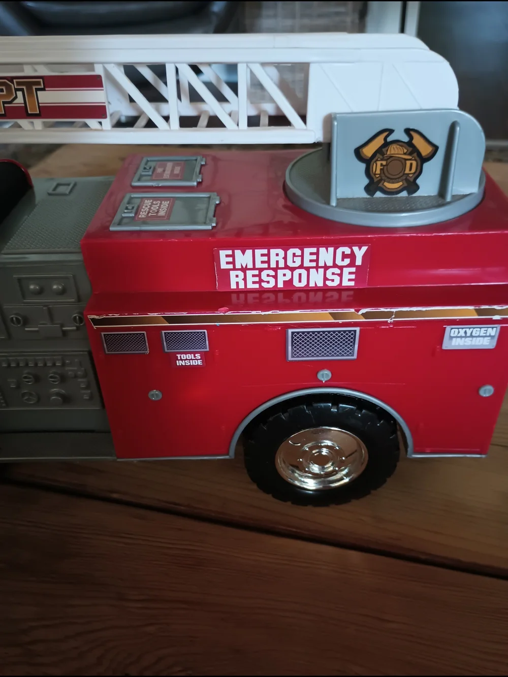 Vintage 2011 Tonka Fire Rescue #82 Motorized Ladder Lights & Sounds 16